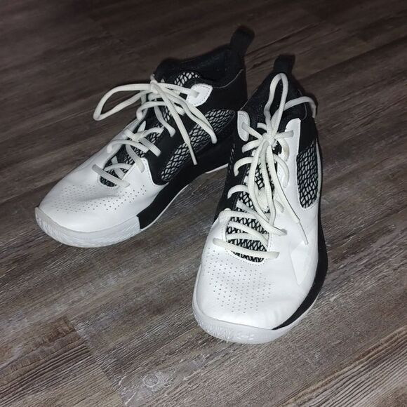 Under Armour Lockdown 5 Men's Size 7 Ladies Sz 8.5  EUC worn once - Picture 1 of 8